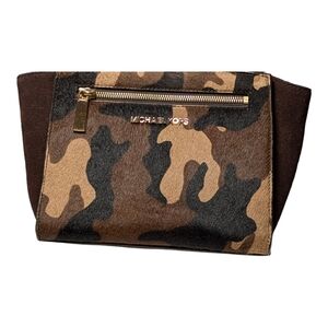 NWOT Michael Kors Sophie Haircalf ( fur ) Camouflage Camo Messenger Duffle Purse